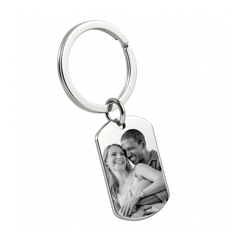 Gepersonaliseerde Dog Tag Sleutelhanger – Foto aan de Voorkant & Inscriptie aan de Achterkant